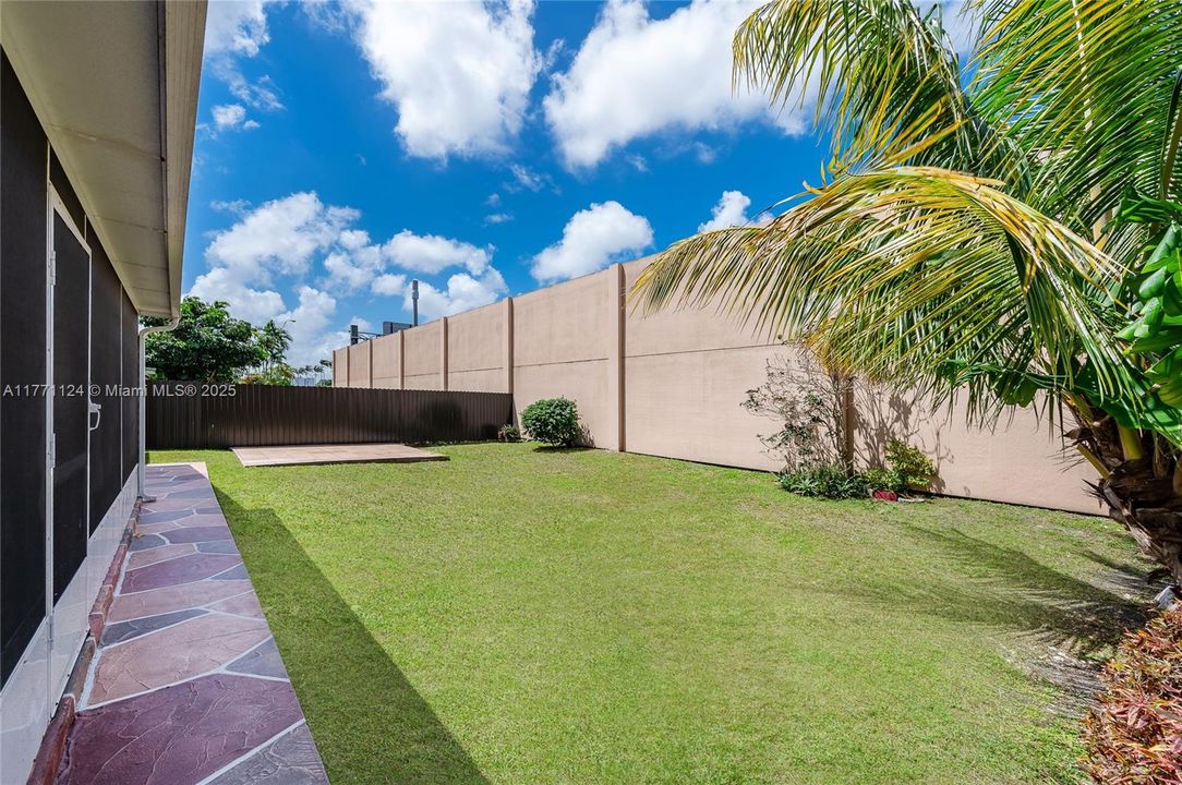 待售: $695,000 (4 贝兹, 3 浴室, 1962 平方英尺)