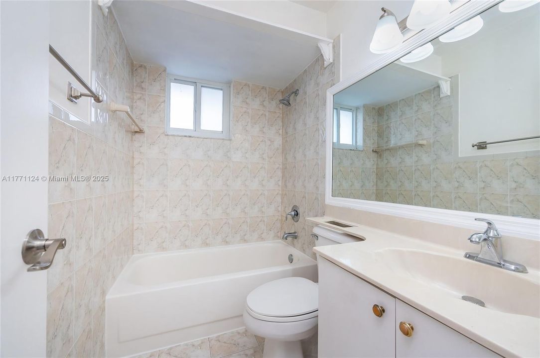 待售: $695,000 (4 贝兹, 3 浴室, 1962 平方英尺)