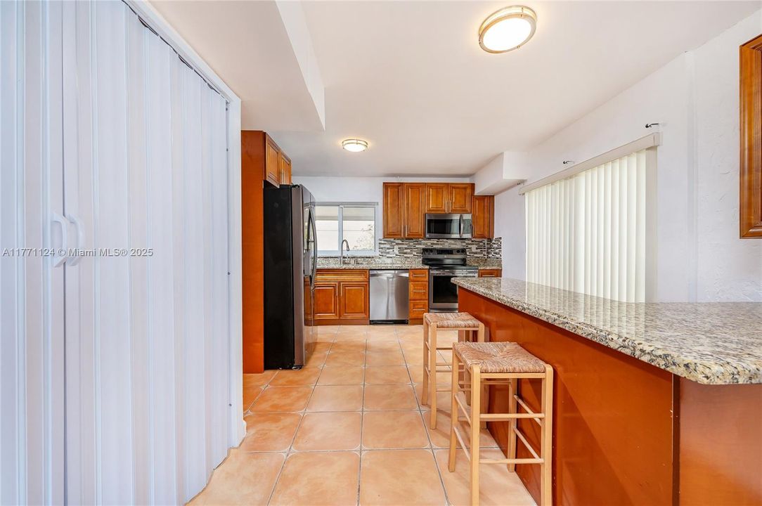 待售: $695,000 (4 贝兹, 3 浴室, 1962 平方英尺)