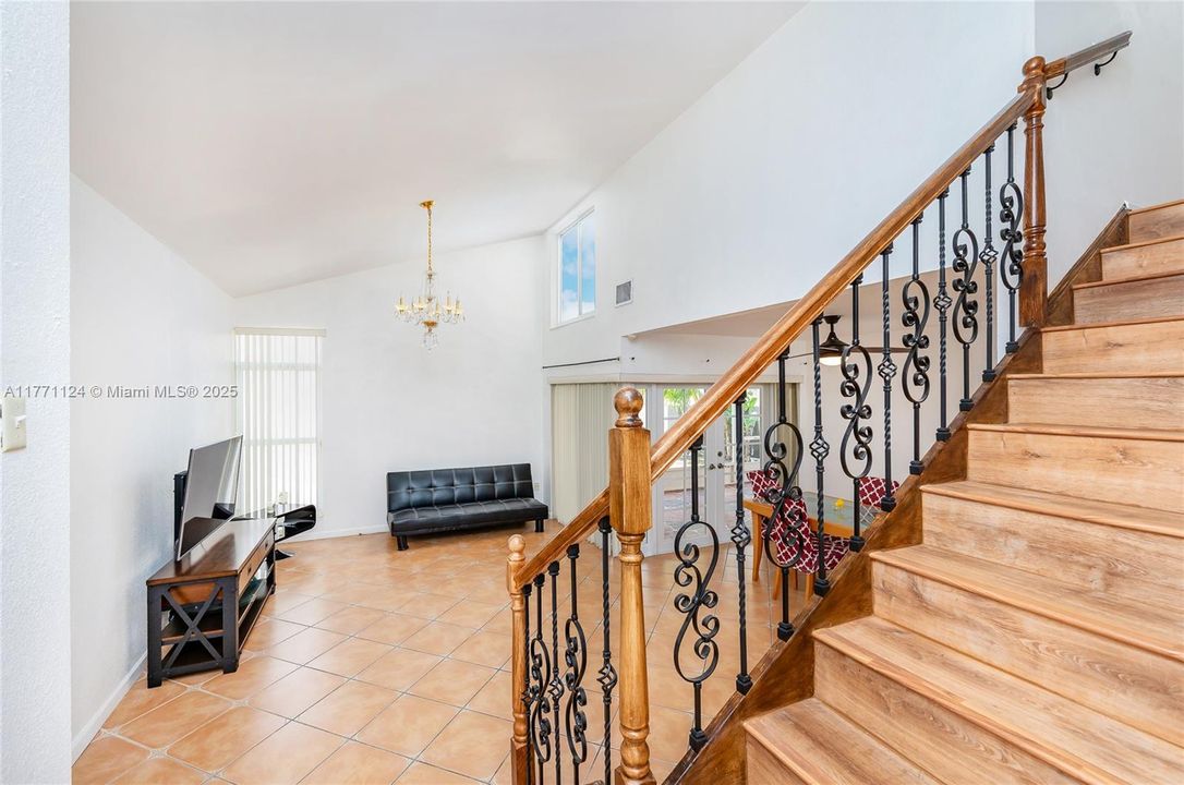 待售: $695,000 (4 贝兹, 3 浴室, 1962 平方英尺)