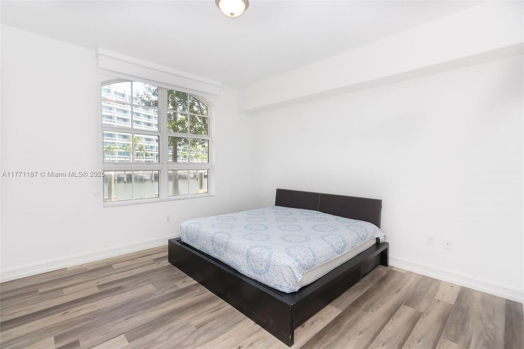 待售: $425,000 (2 贝兹, 2 浴室, 1249 平方英尺)