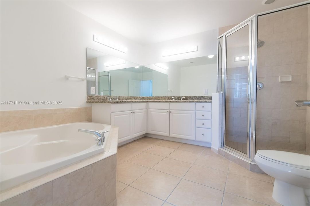 待售: $425,000 (2 贝兹, 2 浴室, 1249 平方英尺)