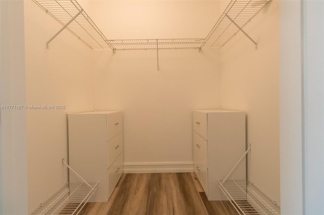 待售: $425,000 (2 贝兹, 2 浴室, 1249 平方英尺)