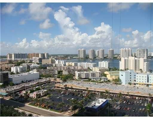 For Sale: $739,000 (1 beds, 1 baths, 914 Square Feet)