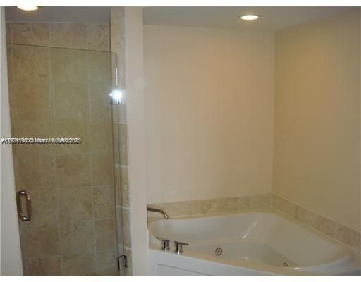 For Sale: $739,000 (1 beds, 1 baths, 914 Square Feet)