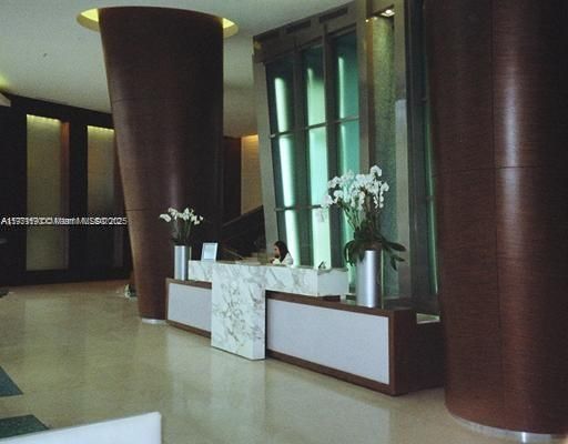 For Sale: $739,000 (1 beds, 1 baths, 914 Square Feet)