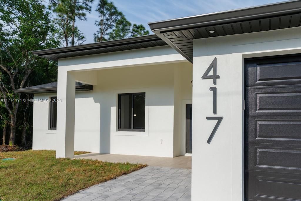 最近售出: $430,000 (4 贝兹, 2 浴室, 0 平方英尺)