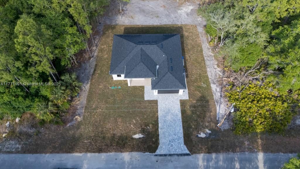 最近售出: $430,000 (4 贝兹, 2 浴室, 0 平方英尺)