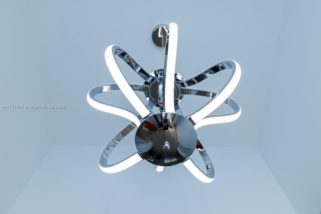 最近售出: $430,000 (4 贝兹, 2 浴室, 0 平方英尺)