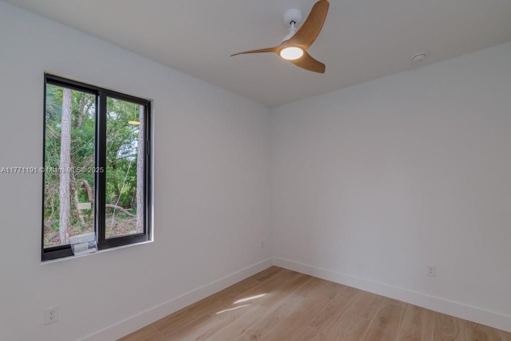 最近售出: $430,000 (4 贝兹, 2 浴室, 0 平方英尺)