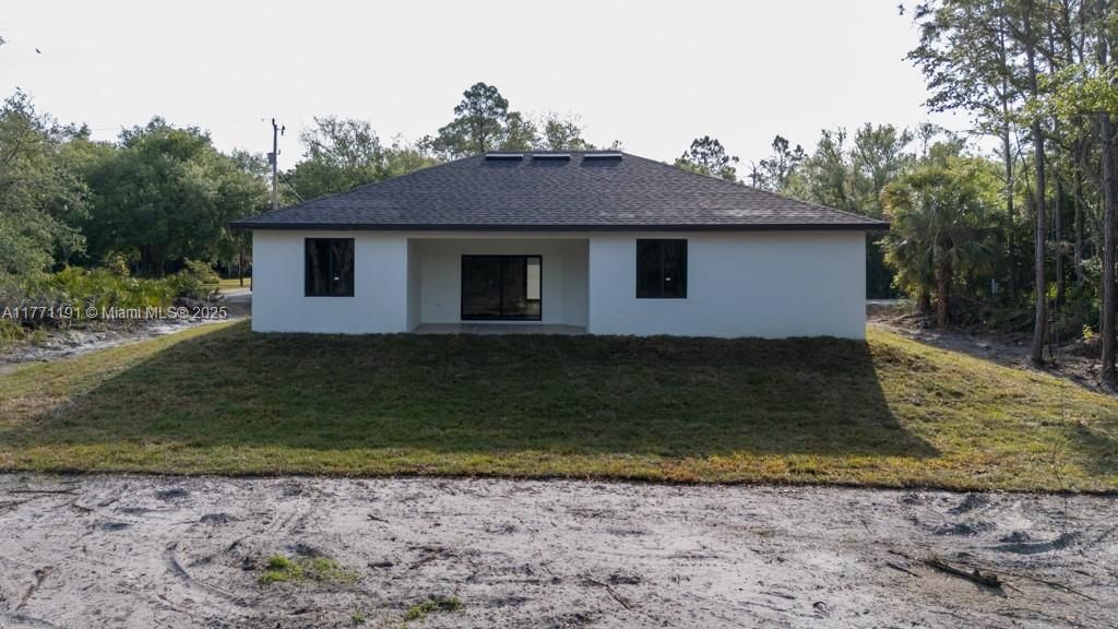 最近售出: $430,000 (4 贝兹, 2 浴室, 0 平方英尺)