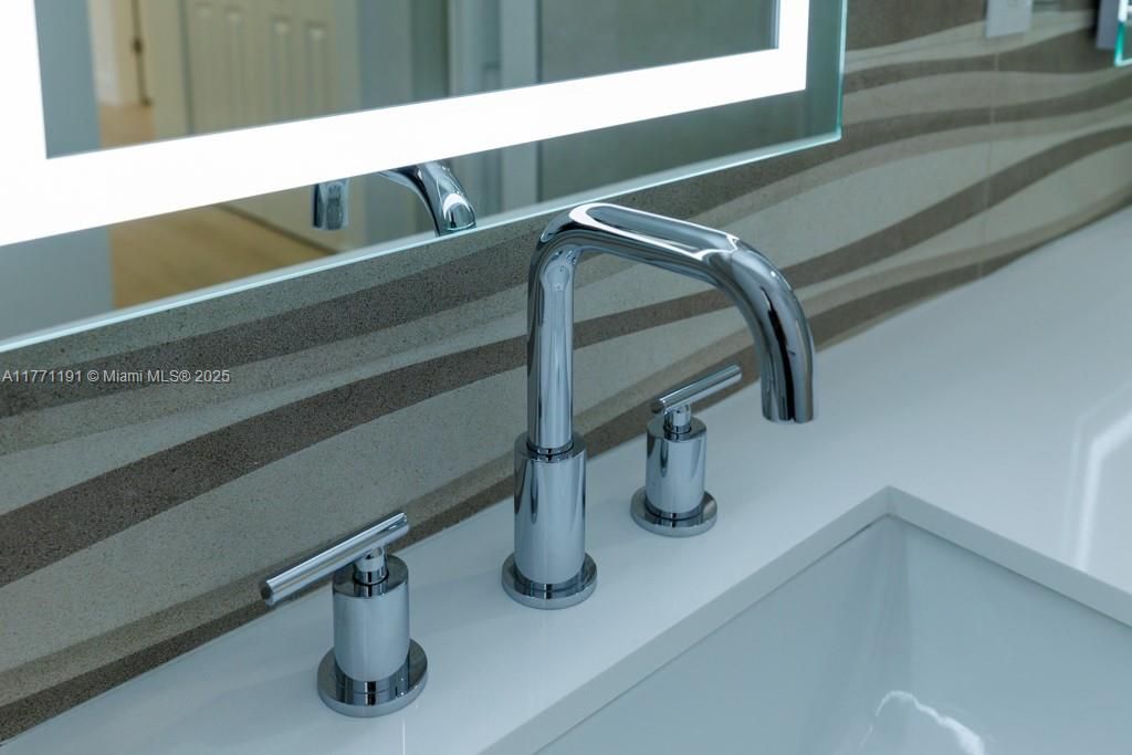 最近售出: $430,000 (4 贝兹, 2 浴室, 0 平方英尺)