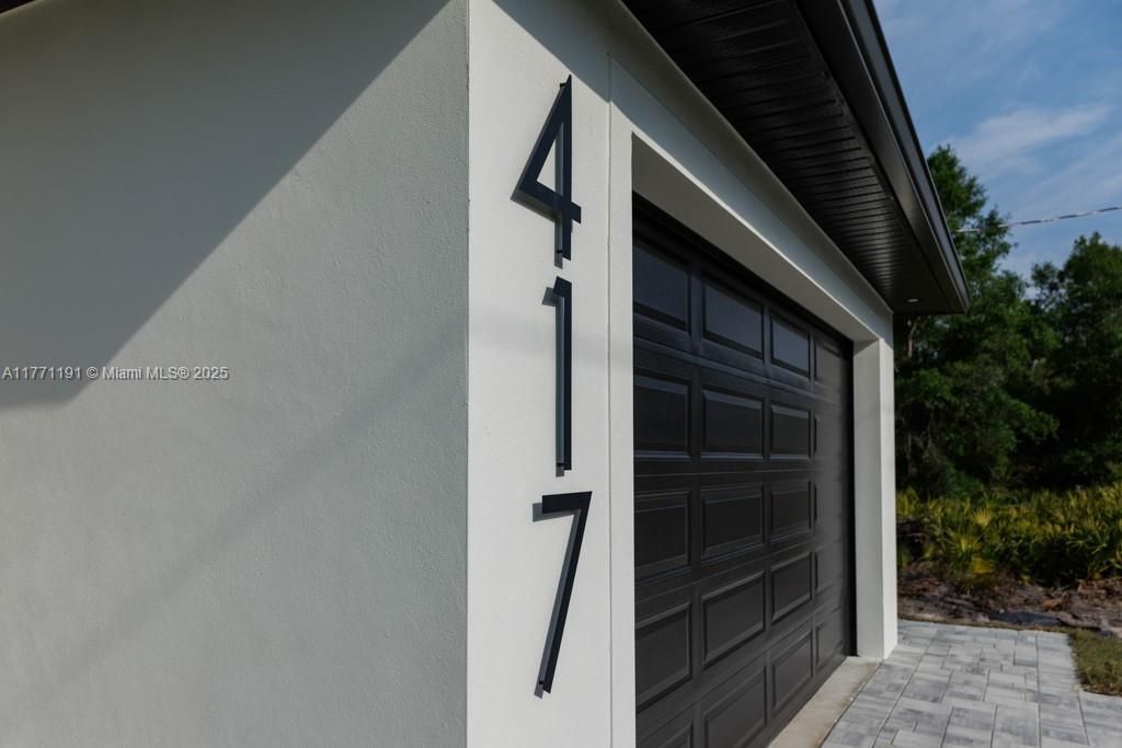 最近售出: $430,000 (4 贝兹, 2 浴室, 0 平方英尺)