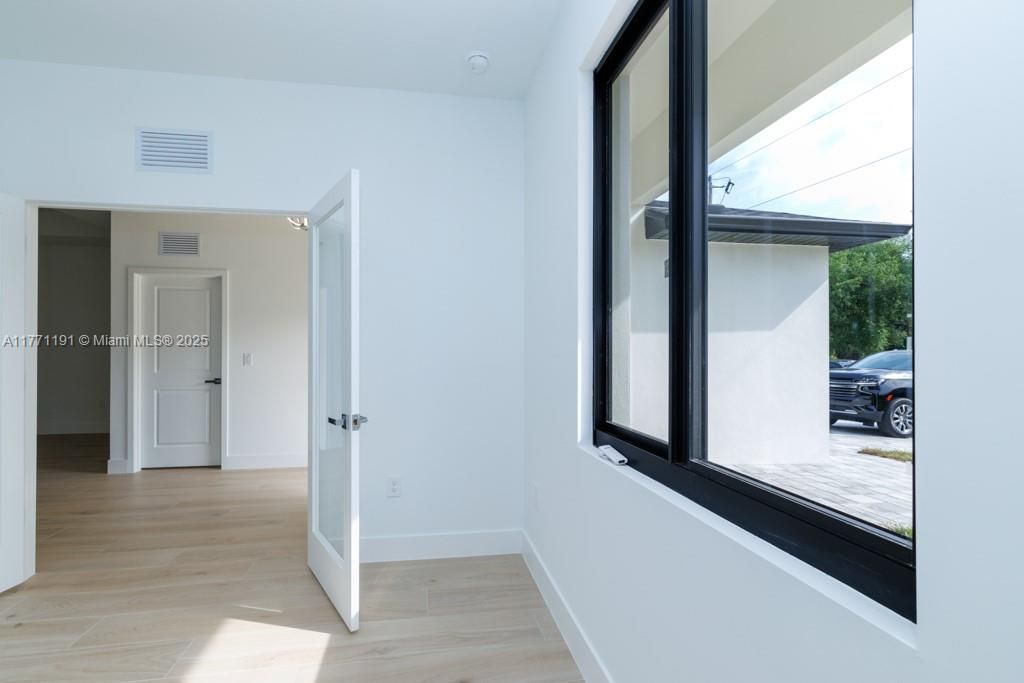 最近售出: $430,000 (4 贝兹, 2 浴室, 0 平方英尺)