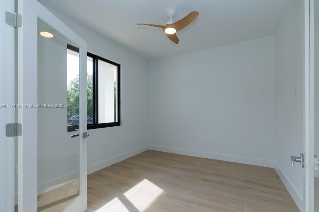 最近售出: $430,000 (4 贝兹, 2 浴室, 0 平方英尺)