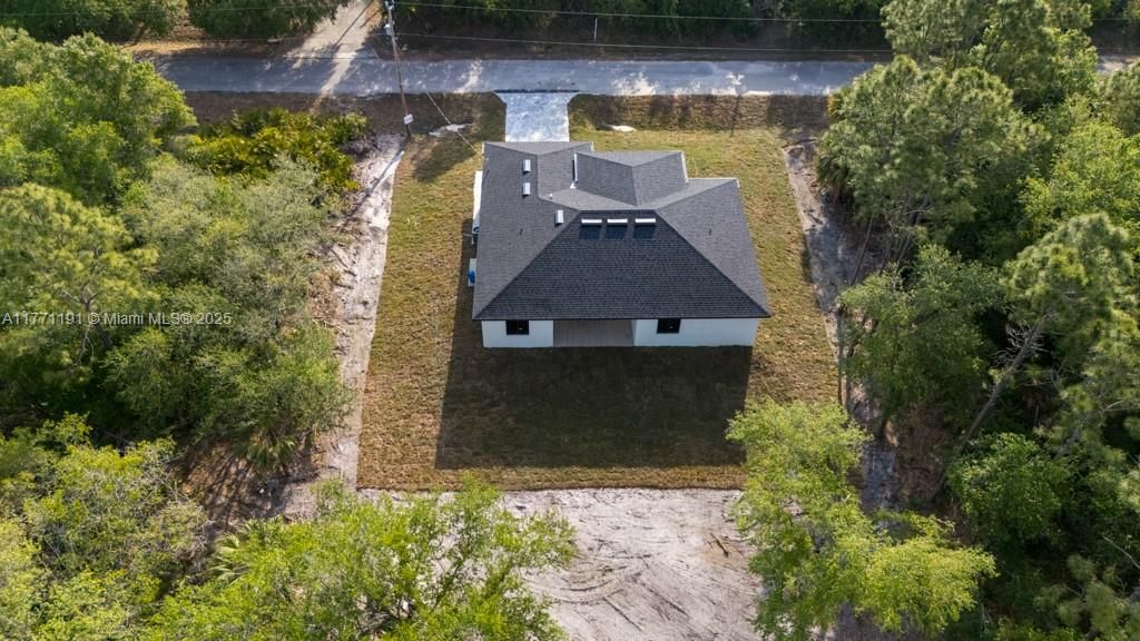 最近售出: $430,000 (4 贝兹, 2 浴室, 0 平方英尺)