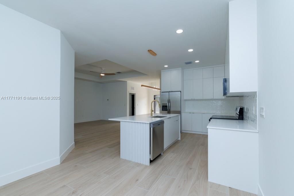 最近售出: $430,000 (4 贝兹, 2 浴室, 0 平方英尺)