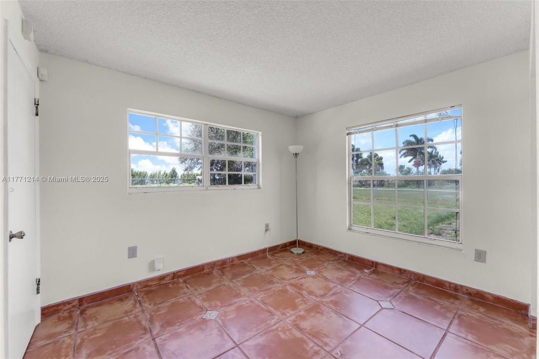 4TH BEDROOM OR OFFICE