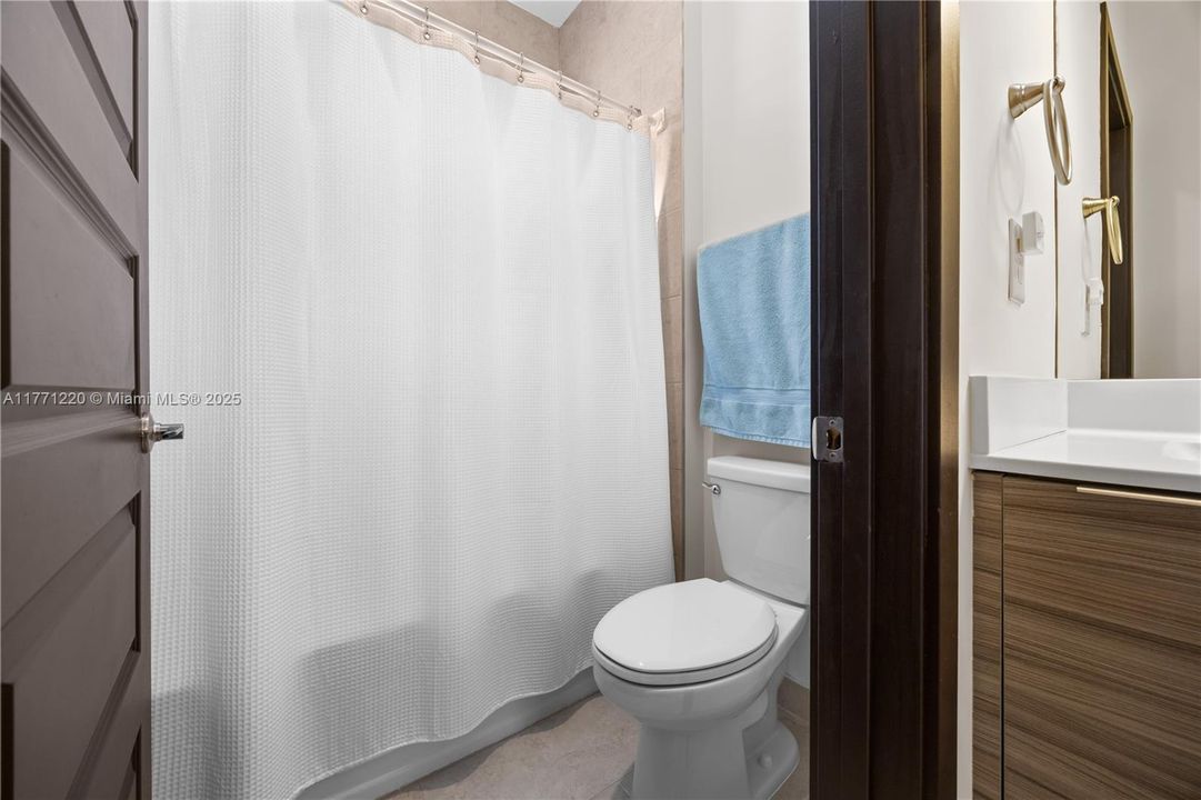 For Sale: $1,180,000 (4 beds, 3 baths, 2582 Square Feet)