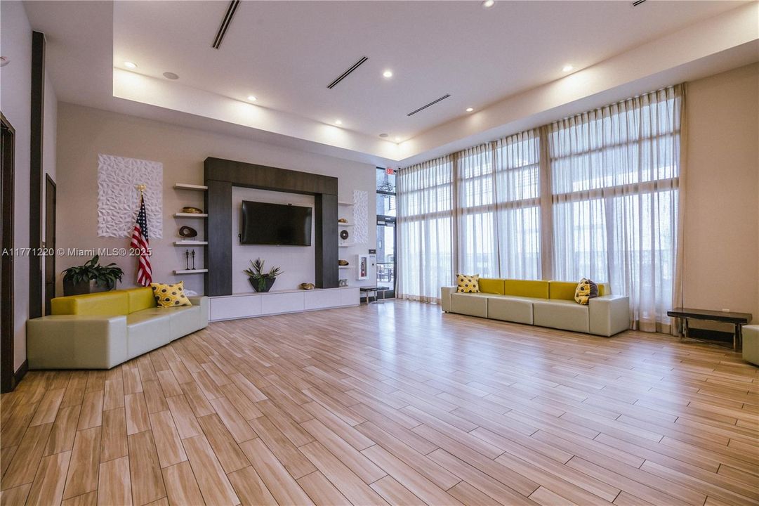 For Sale: $1,180,000 (4 beds, 3 baths, 2582 Square Feet)