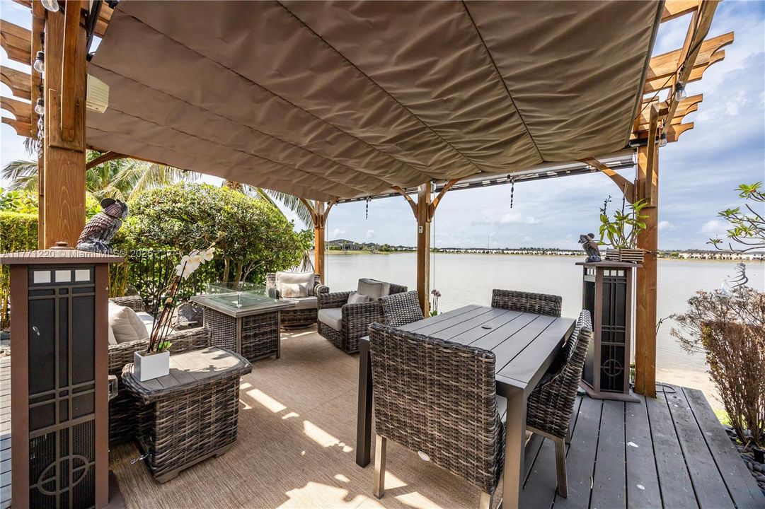 For Sale: $1,180,000 (4 beds, 3 baths, 2582 Square Feet)