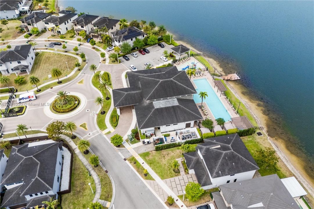 For Sale: $1,180,000 (4 beds, 3 baths, 2582 Square Feet)