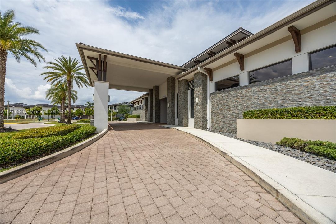 For Sale: $1,180,000 (4 beds, 3 baths, 2582 Square Feet)