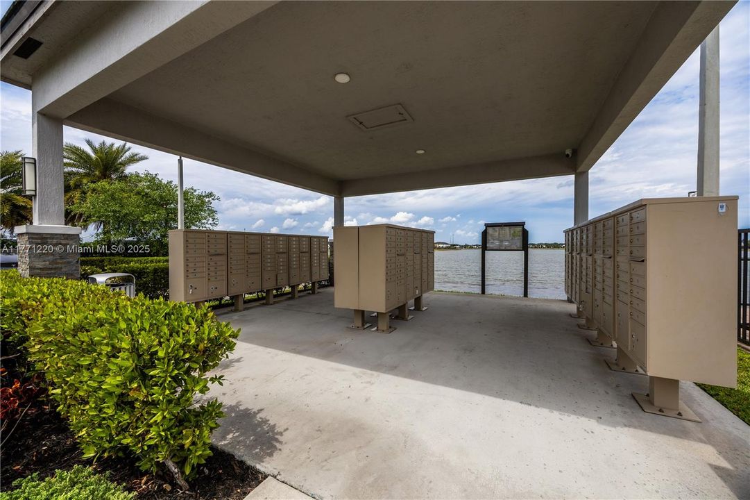 For Sale: $1,180,000 (4 beds, 3 baths, 2582 Square Feet)