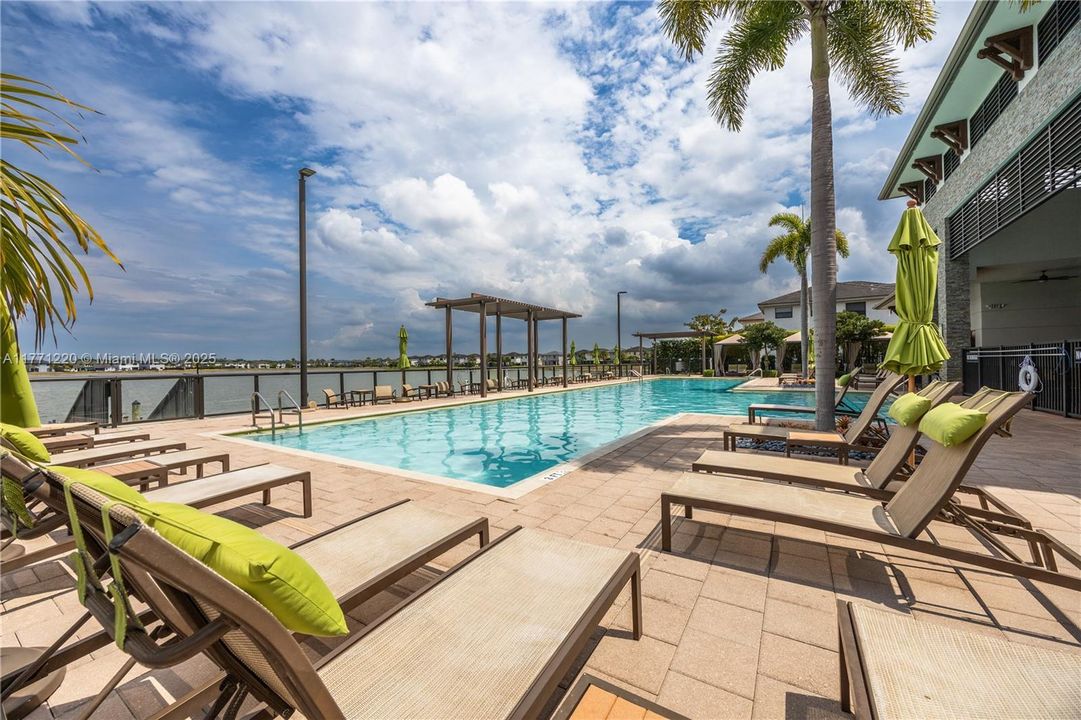 For Sale: $1,180,000 (4 beds, 3 baths, 2582 Square Feet)