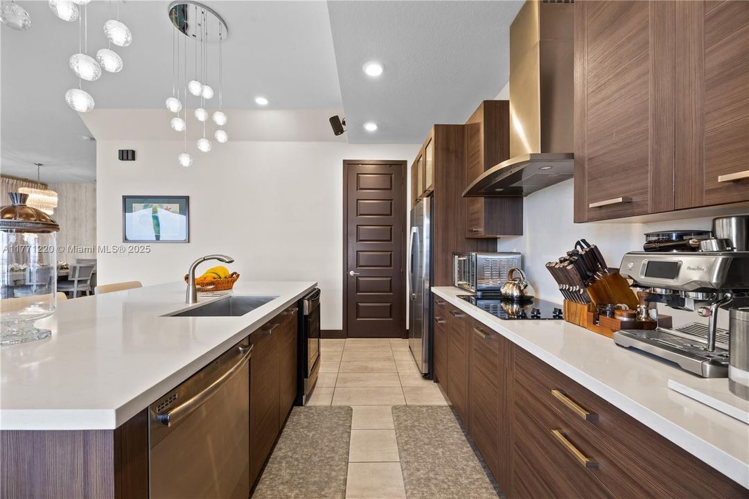 For Sale: $1,180,000 (4 beds, 3 baths, 2582 Square Feet)