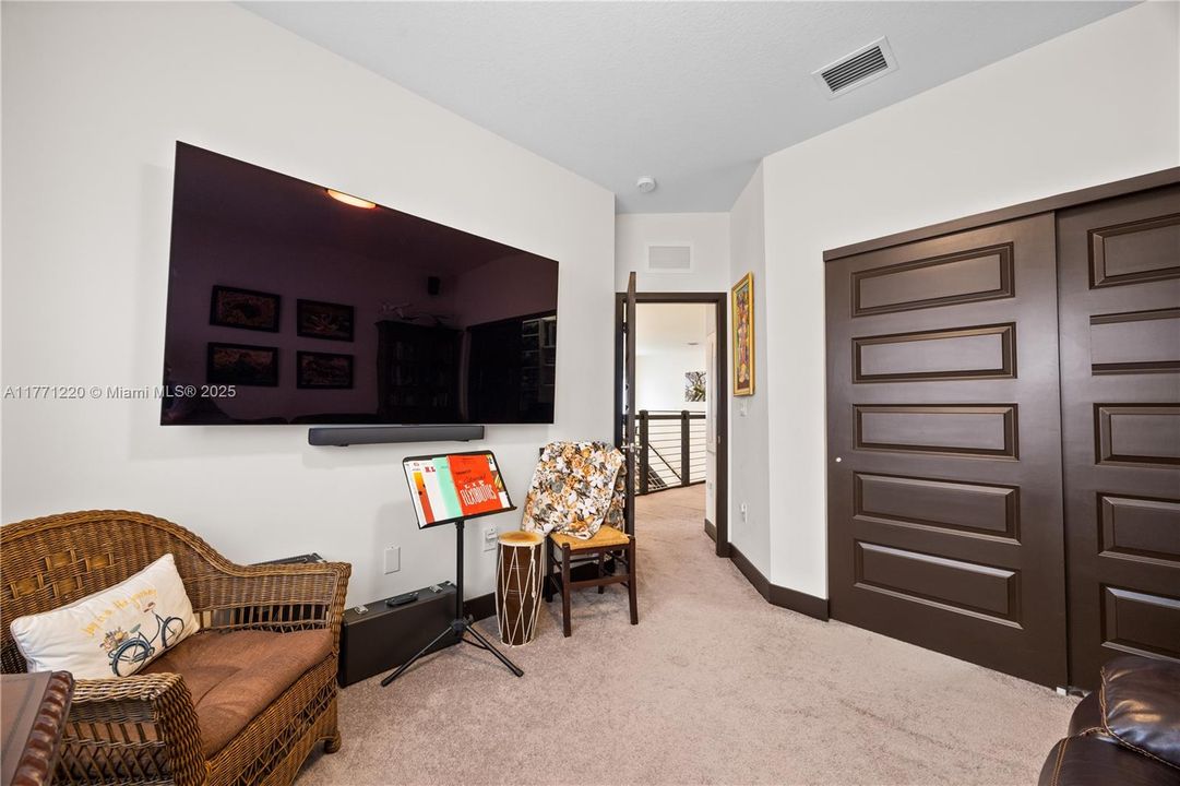 For Sale: $1,180,000 (4 beds, 3 baths, 2582 Square Feet)