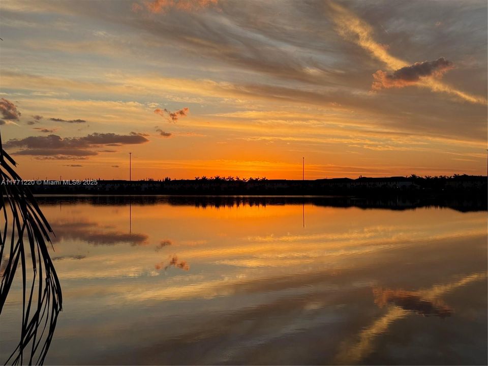 For Sale: $1,180,000 (4 beds, 3 baths, 2582 Square Feet)