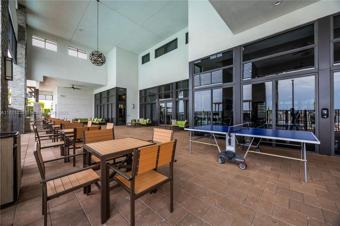 For Sale: $1,180,000 (4 beds, 3 baths, 2582 Square Feet)