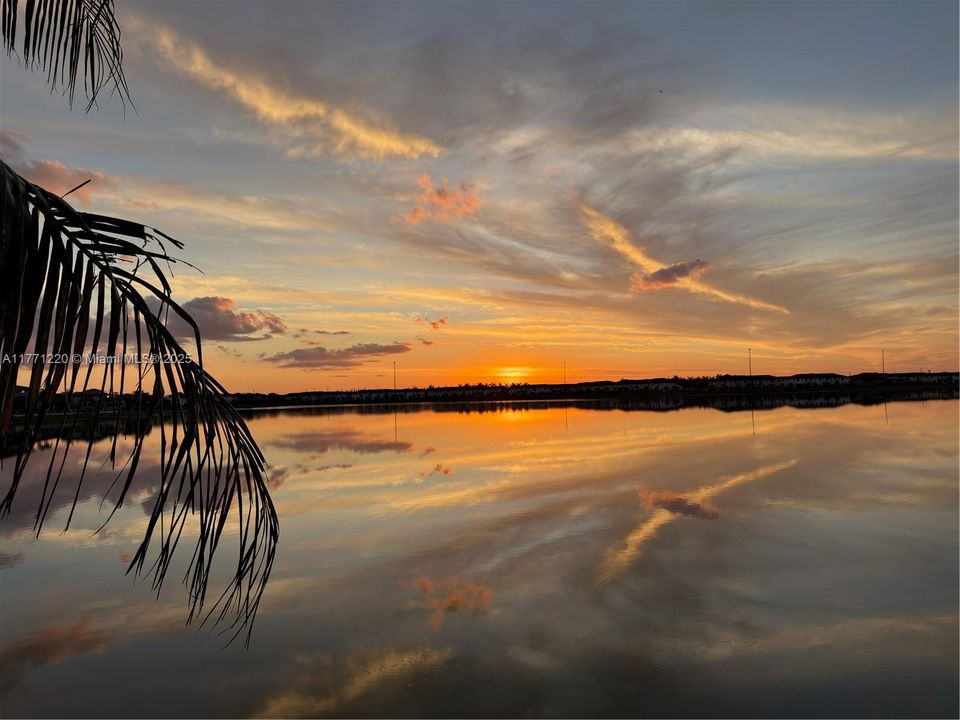 For Sale: $1,180,000 (4 beds, 3 baths, 2582 Square Feet)