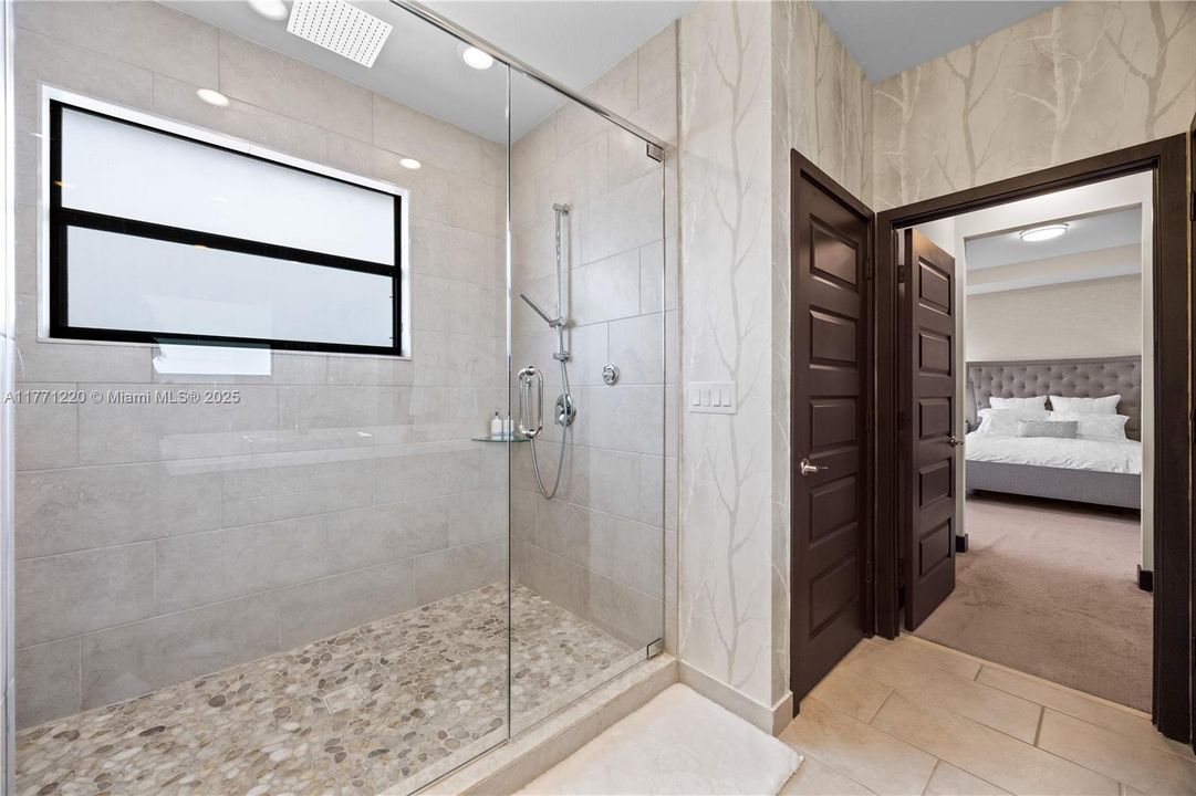 For Sale: $1,180,000 (4 beds, 3 baths, 2582 Square Feet)