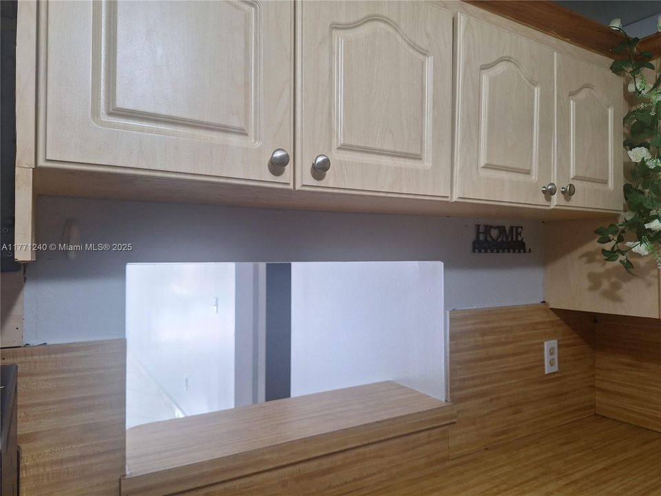 Vendido Recientemente: $265,000 (2 camas, 2 baños, 1000 Pies cuadrados)