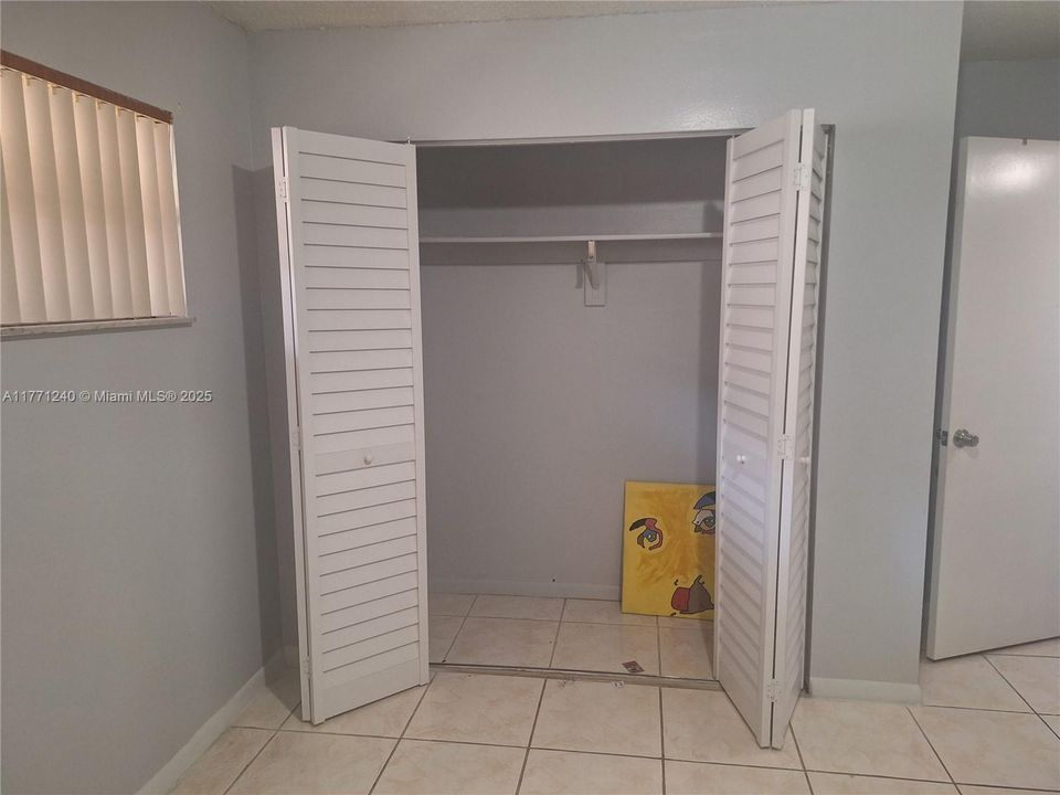 Vendido Recientemente: $265,000 (2 camas, 2 baños, 1000 Pies cuadrados)