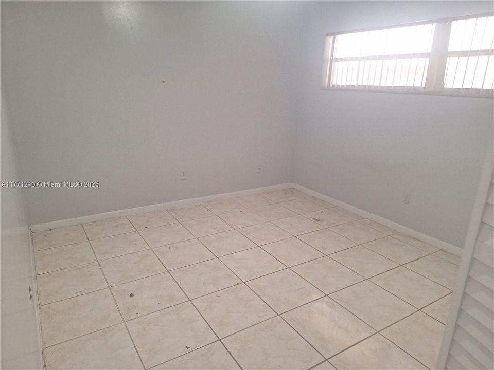 Vendido Recientemente: $265,000 (2 camas, 2 baños, 1000 Pies cuadrados)
