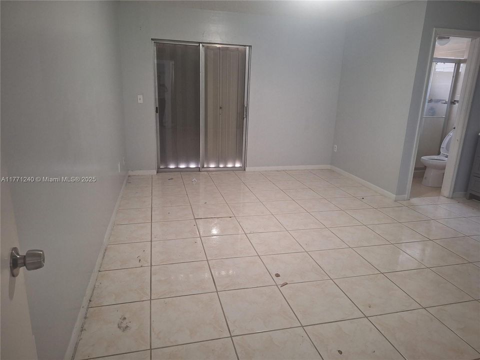 Vendido Recientemente: $265,000 (2 camas, 2 baños, 1000 Pies cuadrados)