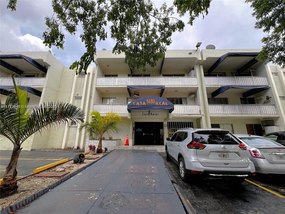 Vendido Recientemente: $265,000 (2 camas, 2 baños, 1000 Pies cuadrados)