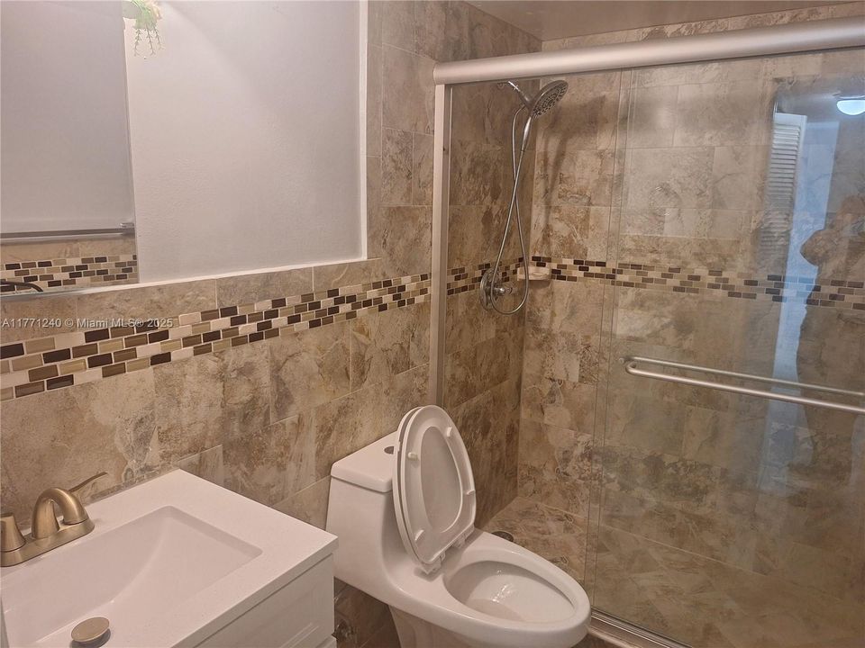 Vendido Recientemente: $265,000 (2 camas, 2 baños, 1000 Pies cuadrados)