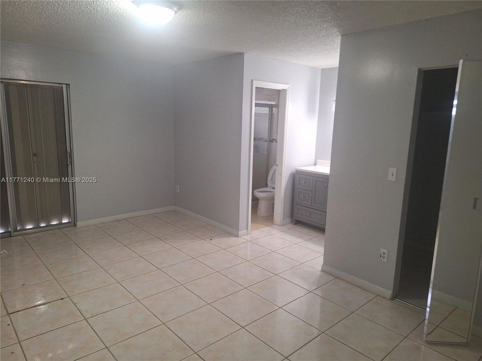 Vendido Recientemente: $265,000 (2 camas, 2 baños, 1000 Pies cuadrados)