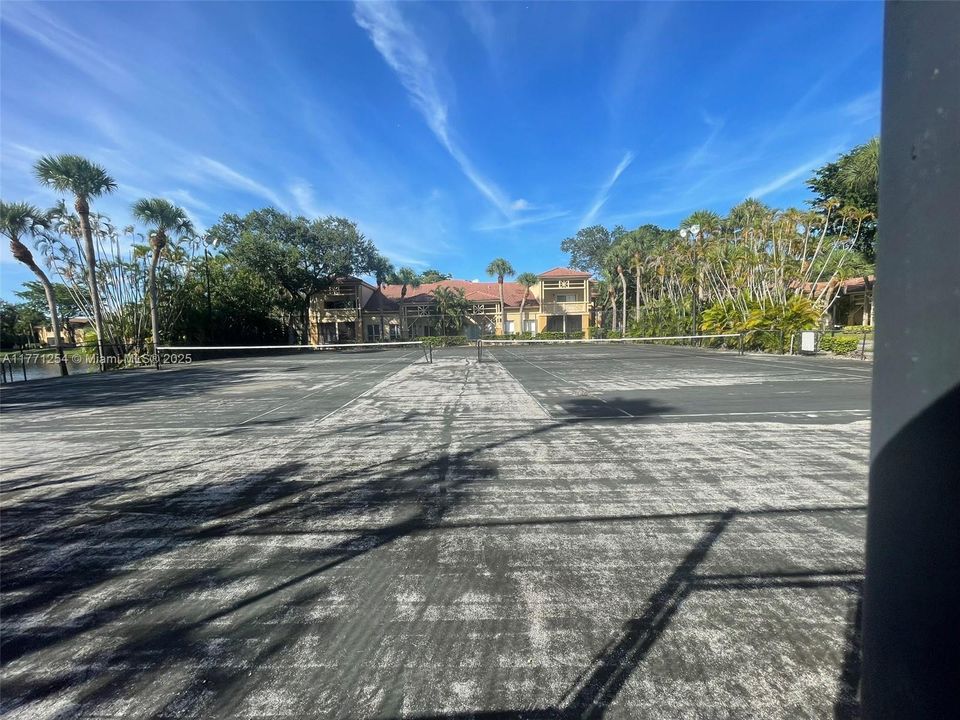 Vendido Recientemente: $238,000 (2 camas, 2 baños, 906 Pies cuadrados)