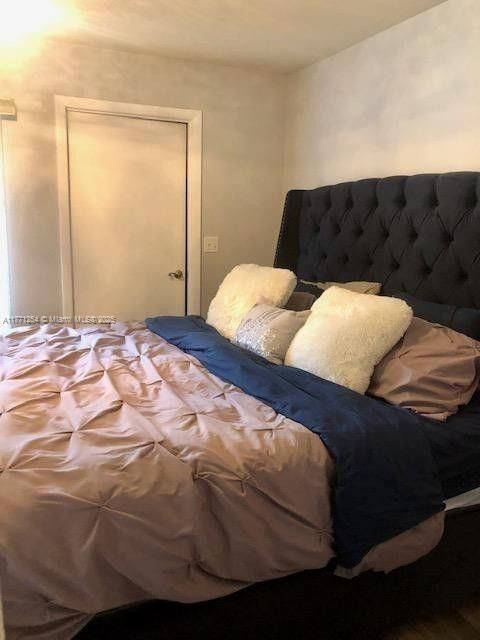 Vendido Recientemente: $238,000 (2 camas, 2 baños, 906 Pies cuadrados)