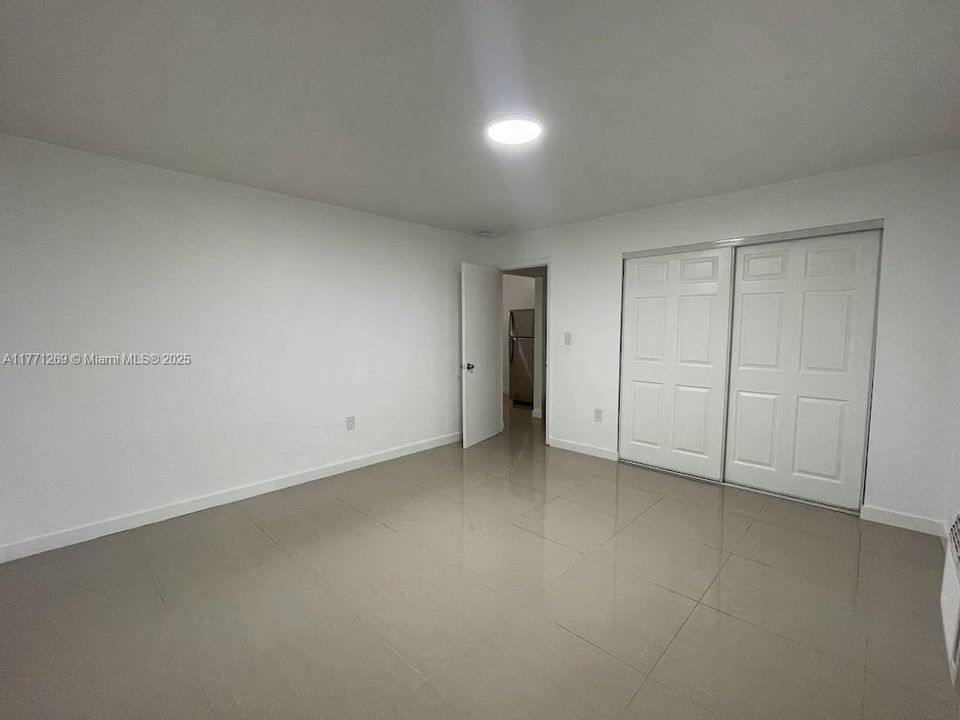 最近售出: $5,000,000 (0 贝兹, 0 浴室, 0 平方英尺)