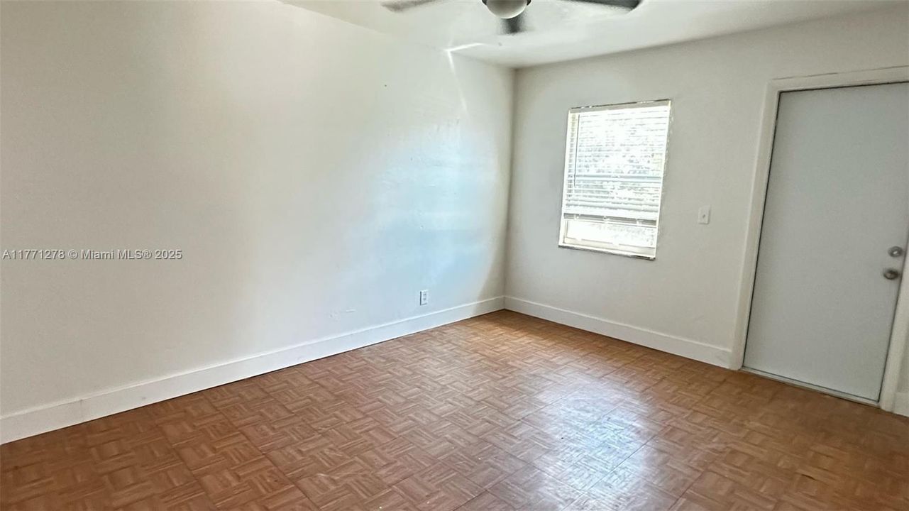 最近租的: $1,350 (2 贝兹, 1 浴室, 650 平方英尺)