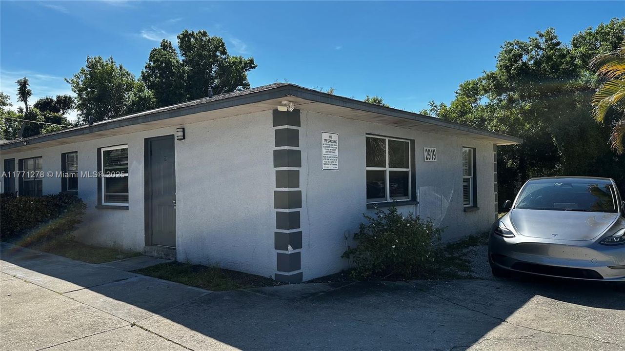 最近租的: $1,350 (2 贝兹, 1 浴室, 650 平方英尺)