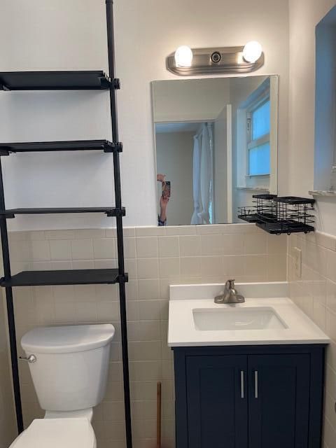 Master 1/2 Bath