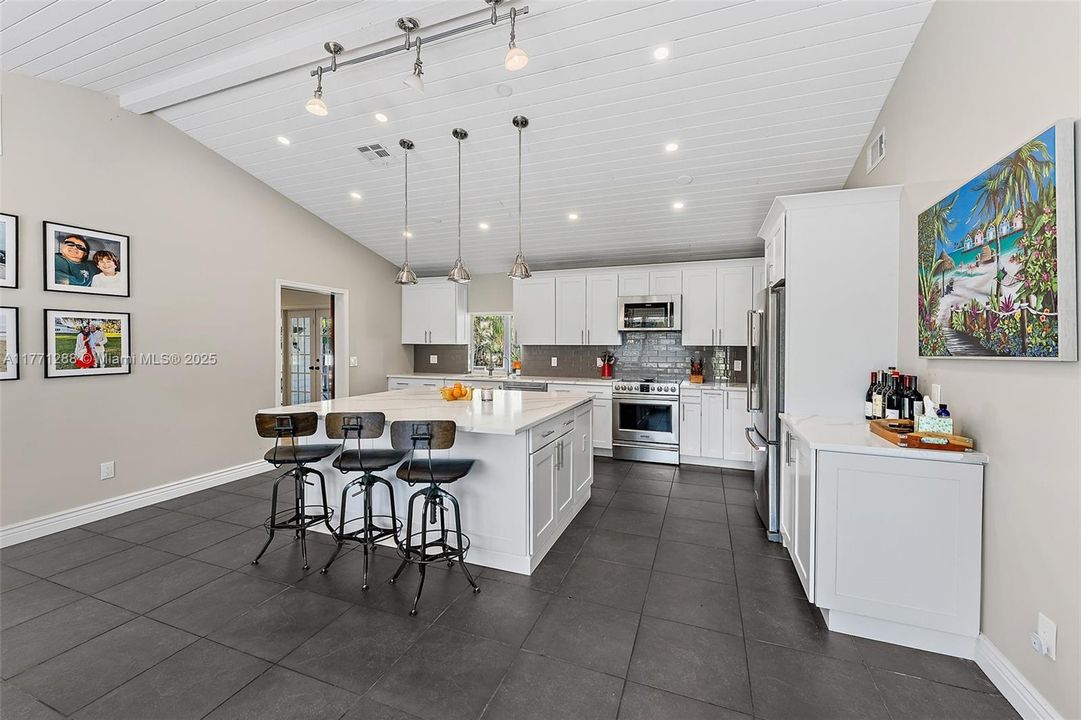 Vendido Recientemente: $775,000 (3 camas, 2 baños, 1789 Pies cuadrados)