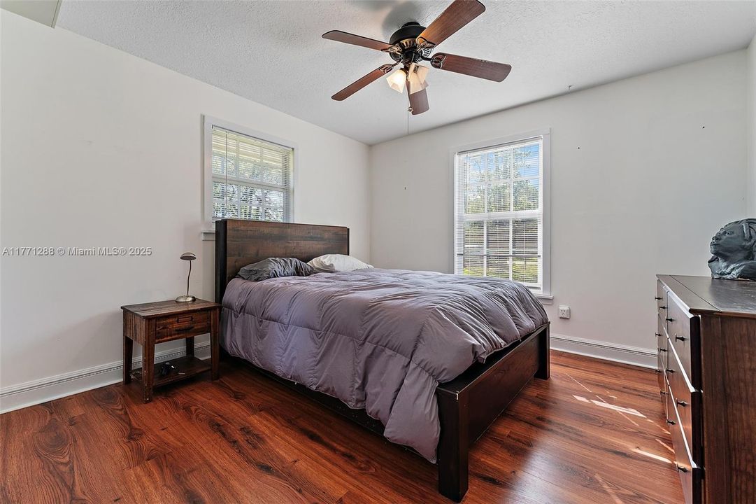 Vendido Recientemente: $775,000 (3 camas, 2 baños, 1789 Pies cuadrados)